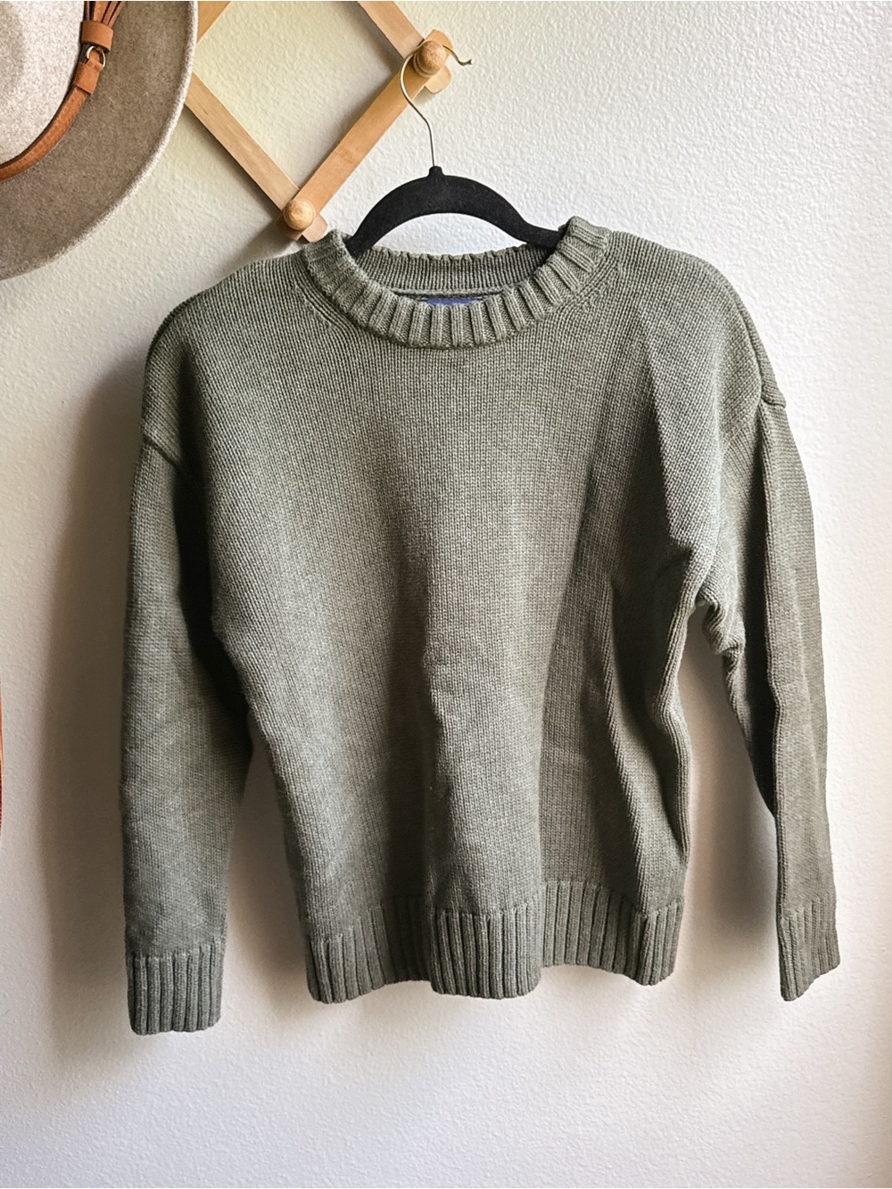 GAP Olive Crewneck Knit Sweater 100% cotton XX small